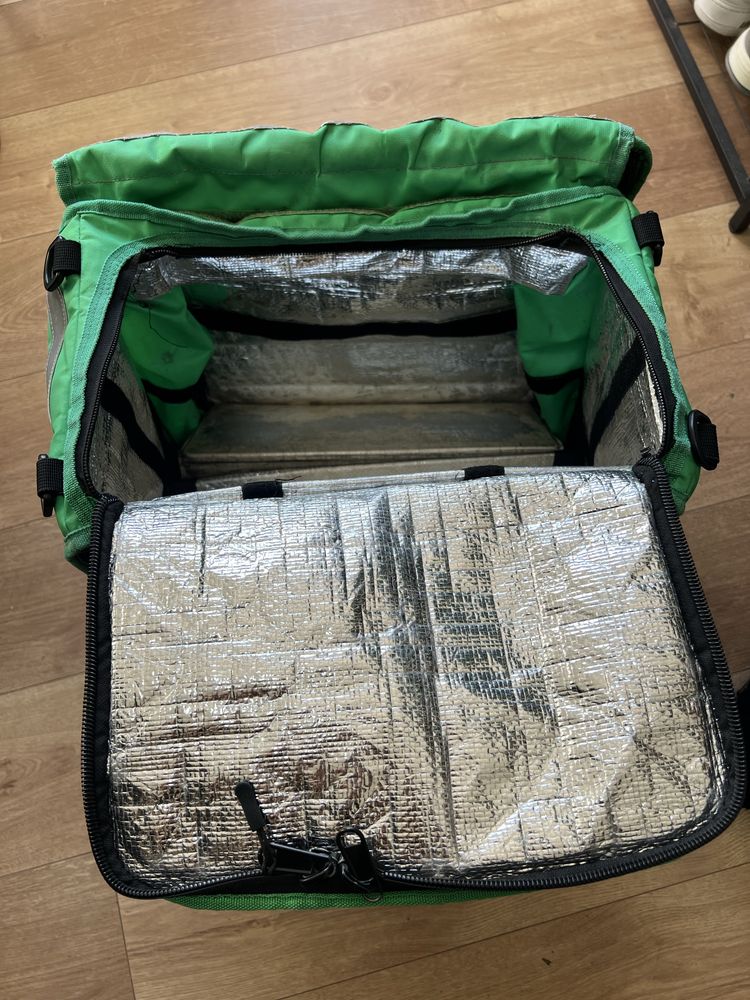 Bag uber eats com detalhe no ziper de cima