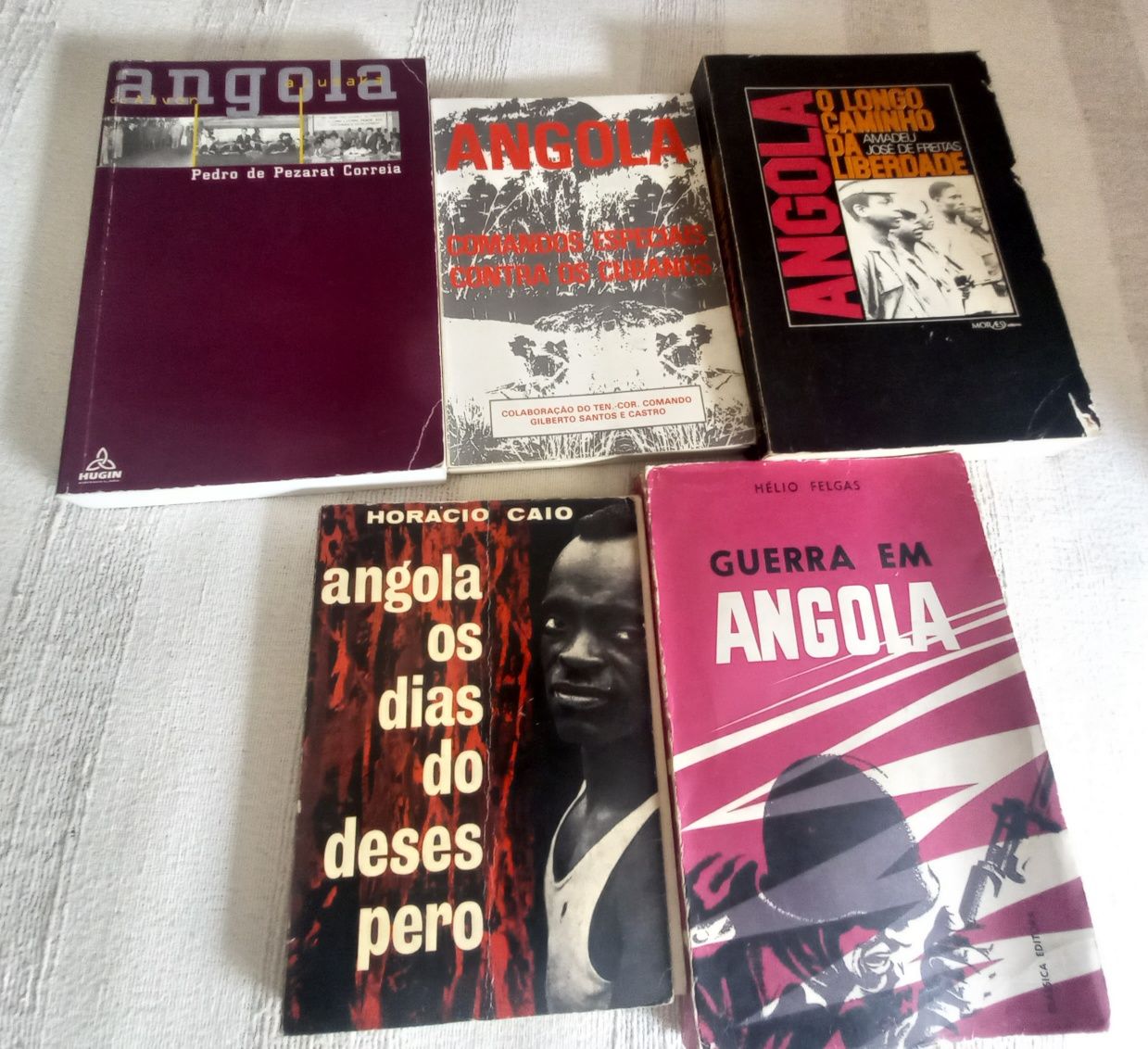 Conjunto de livros sobre Angola descolonização