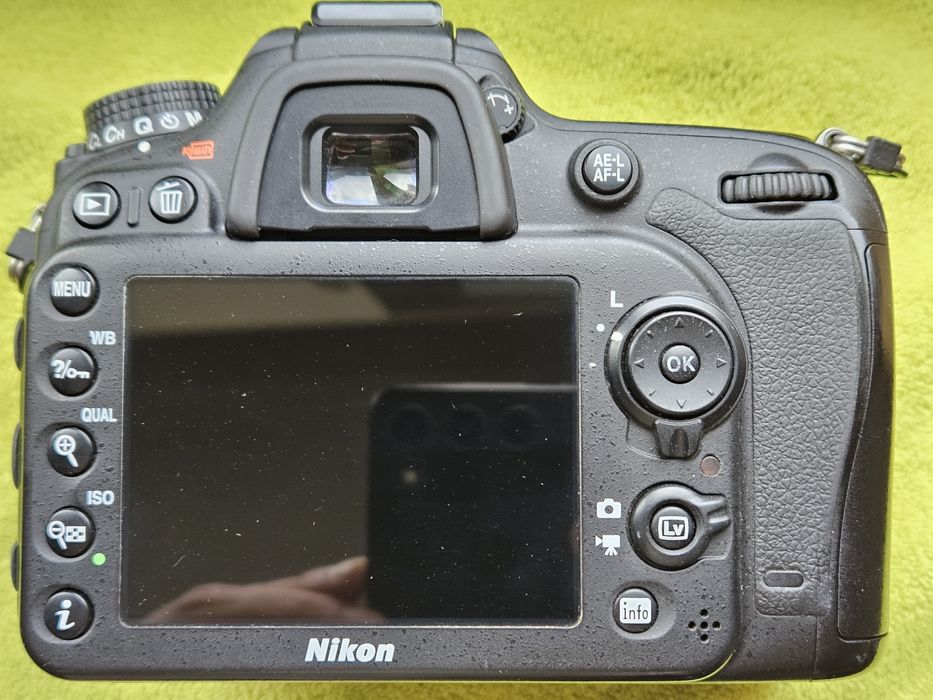 Nikon d7100 в ідеалі+обєктиви,аксесуари