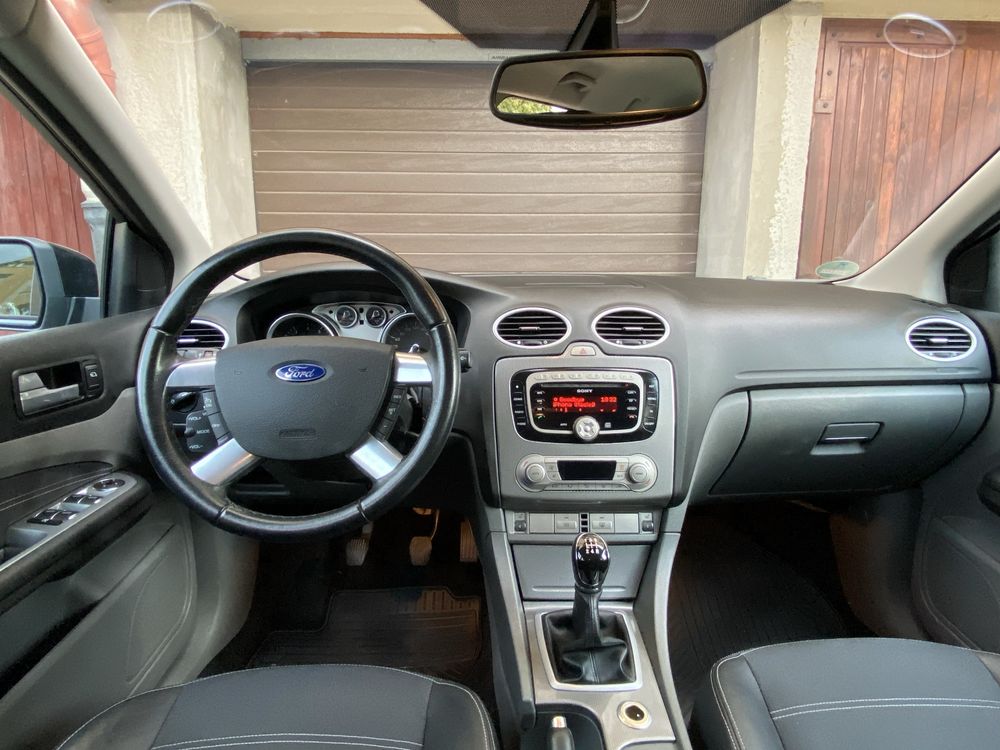 Ford Focus MK2 Polift 1.8benzyna 125km FULL WERSJA XENON HAK 2kpl OPON