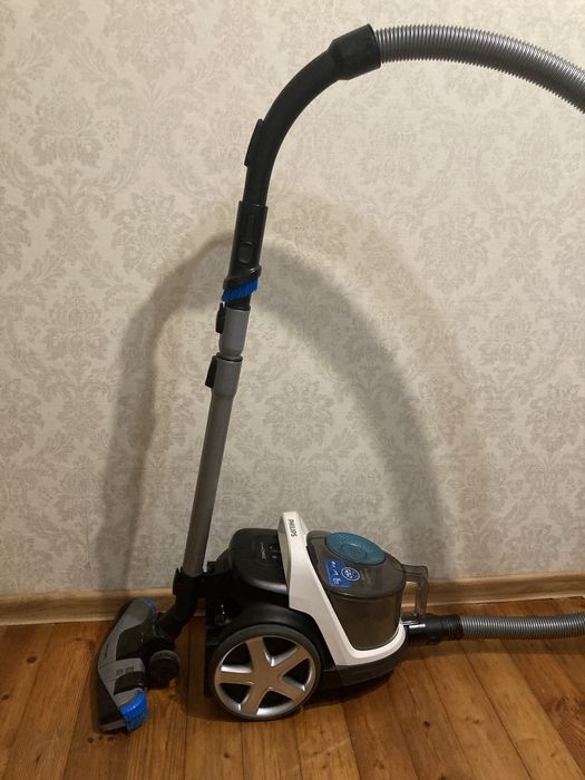 Пилесос,полосос philips,філіпс