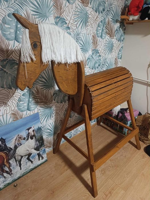 Drewniany koń treningowy