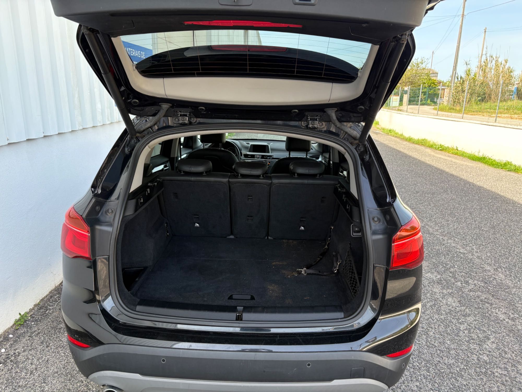 BMW X1 s drive16d – Espaçoso, Versátil e Económico