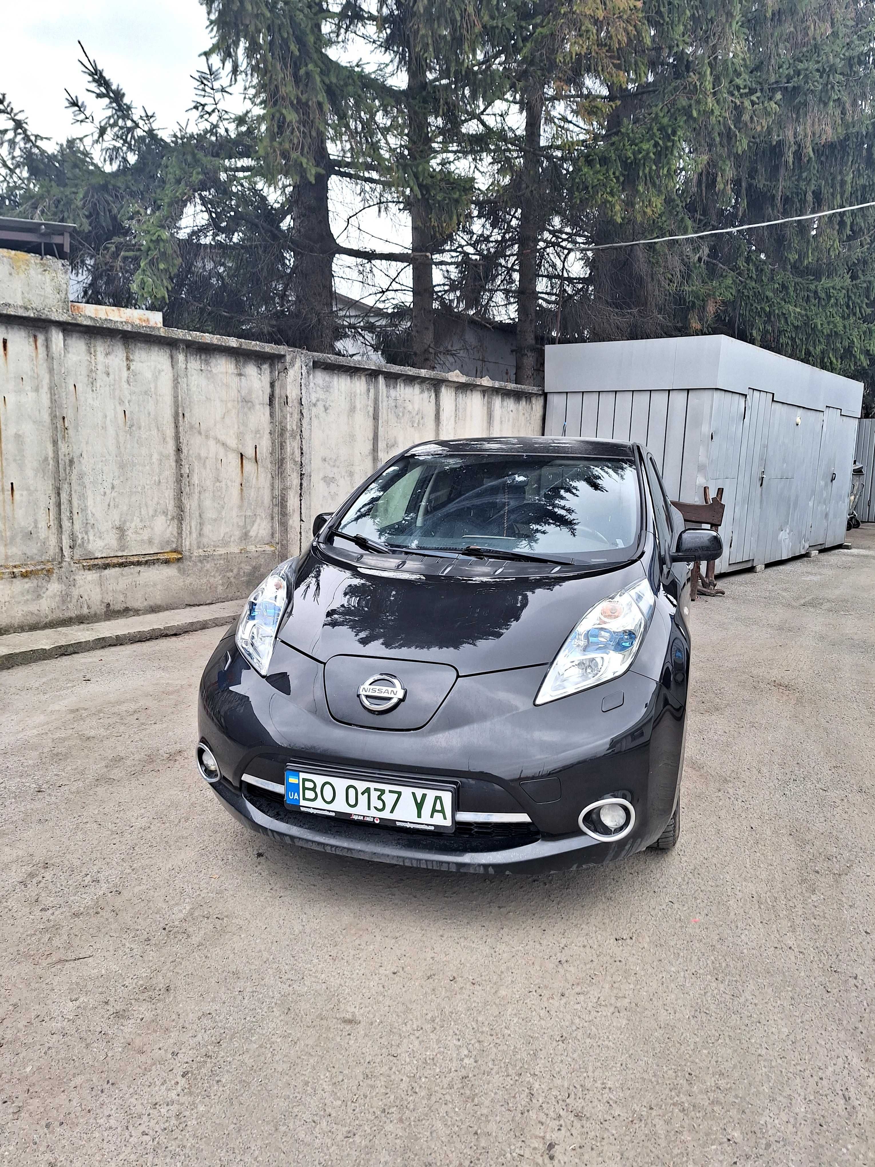 Nissan Leaf авто