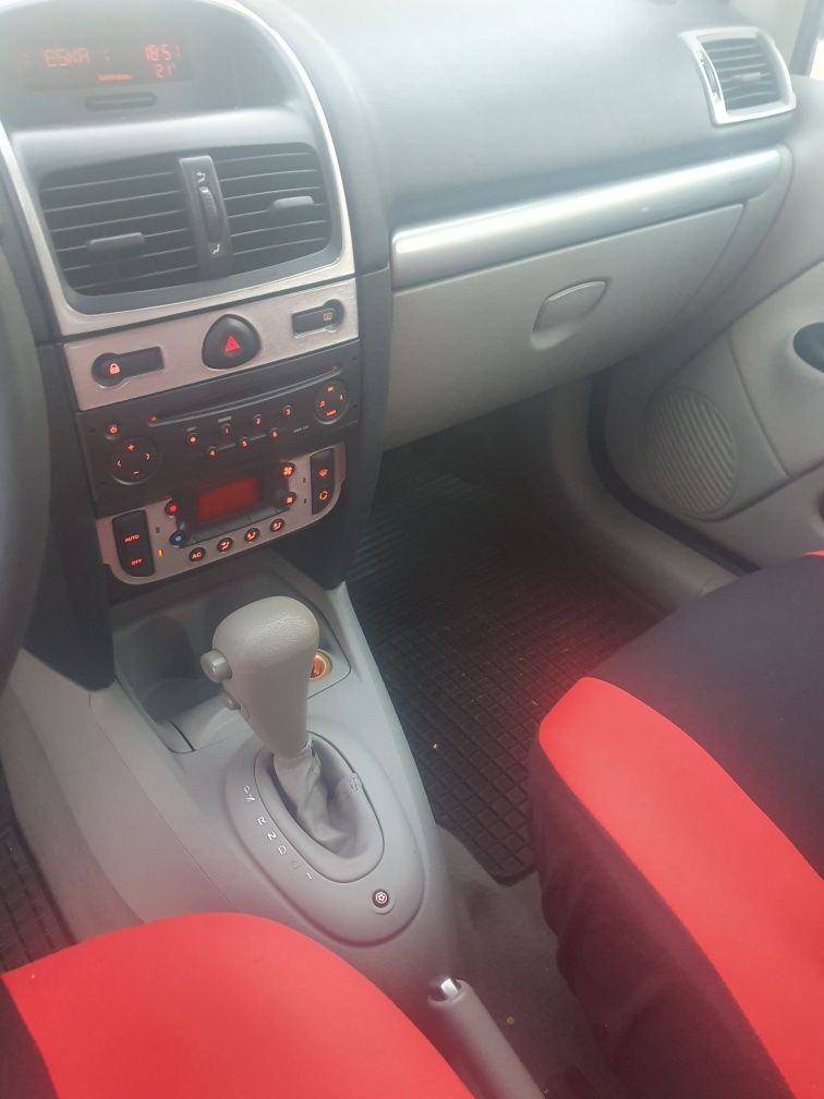 Renault Clio 1.6 16v automat