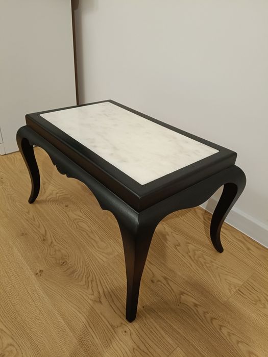 Stolik kawowy z blatem z maturalnego kamienia