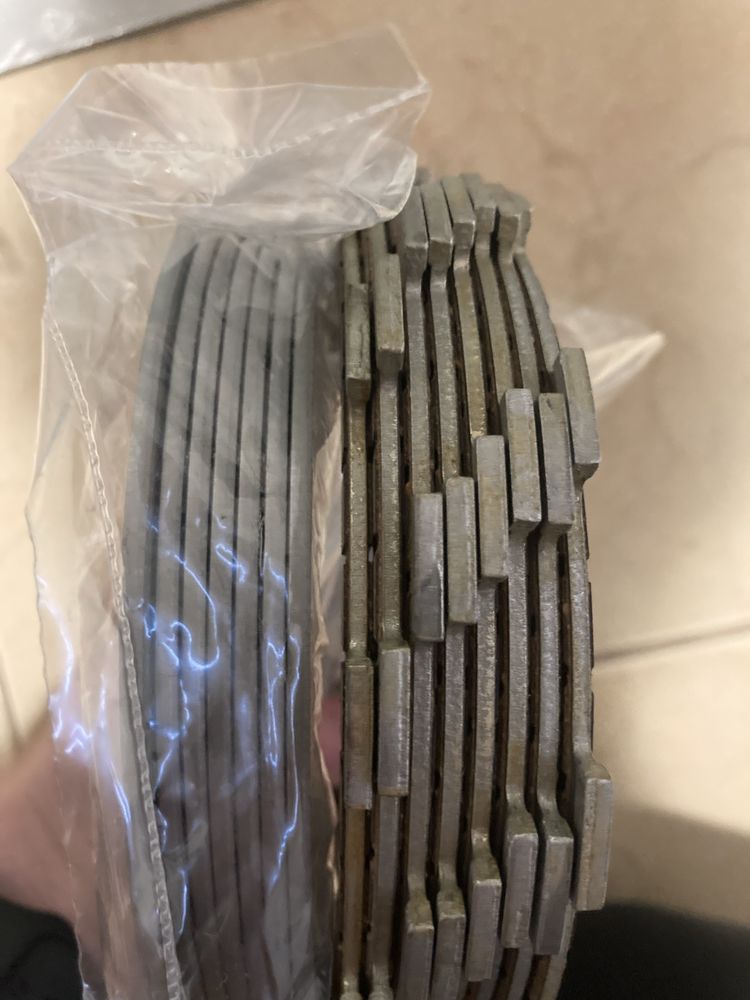 Komplet tarcz sprzęgła z przekładkami NEWFREN Honda CBR 600RR 2005