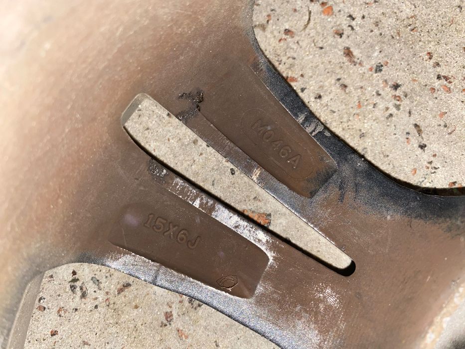 Диски R15 стояли на mazda