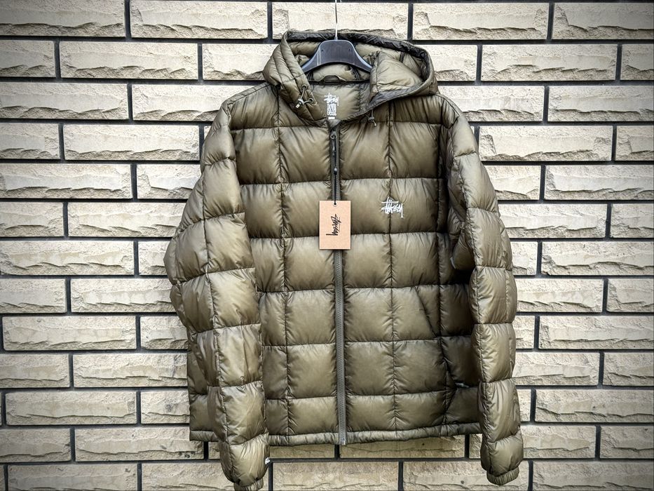 Оригінальна куртка Stussy MIDWEIGHT HOODED PUFFER OLIVE / L