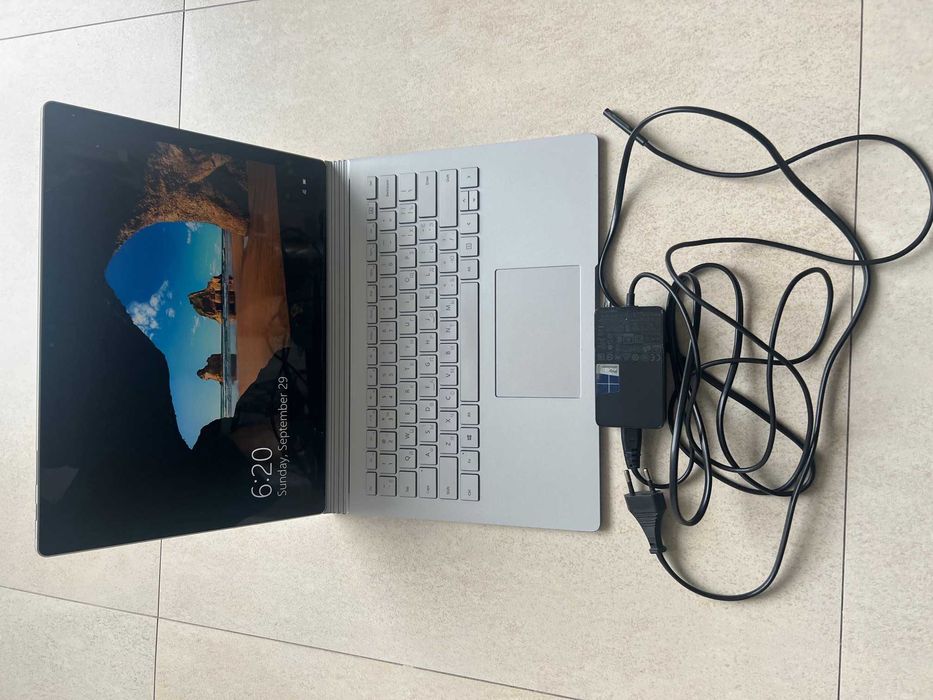 Продам ноутбук Microsoft Surface Book 1 i7/16Gb/512Gb