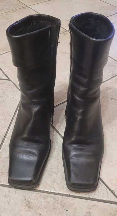 Czarne skórzane ocieplane botki kozaki na stabilnym niskim obcasie r40