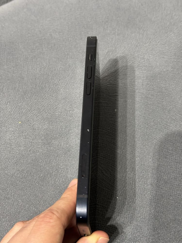 Iphone 12 64 gb stan techniczny dobry