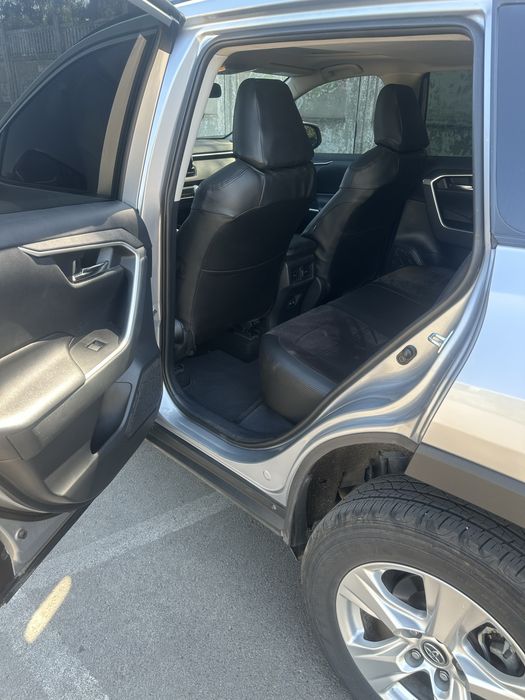 Тойота RAV 4 бензин 2.5