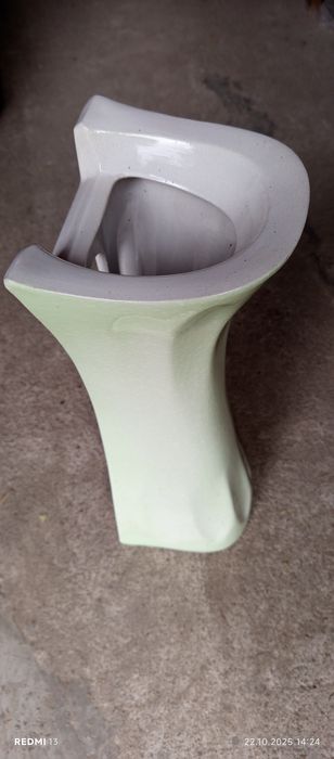 Стійка, ніжка до раковини-тюльпана в ванну.