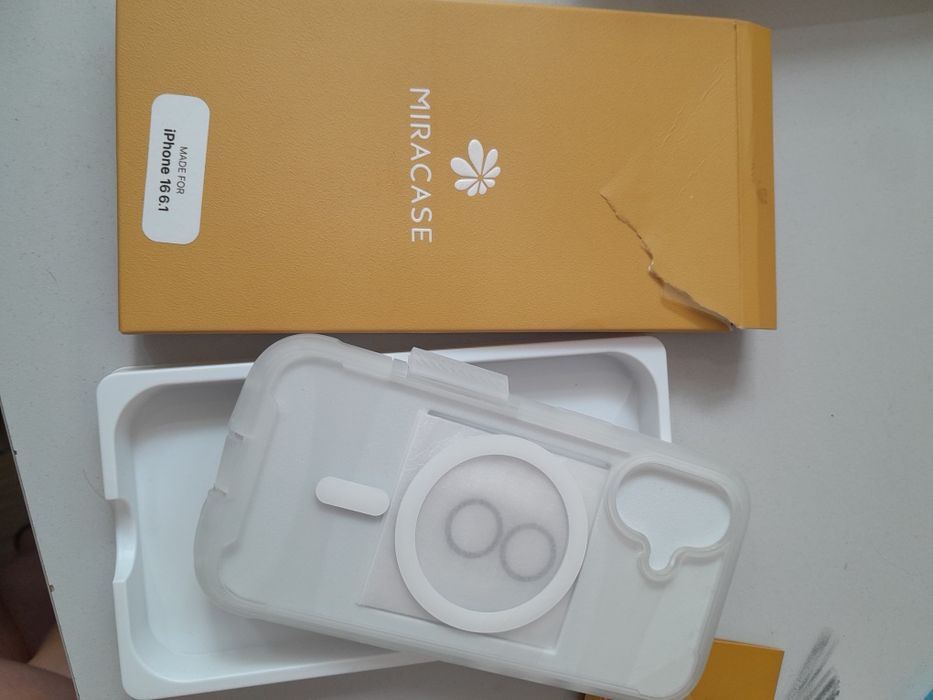 Etiu iPhone 16   6.1