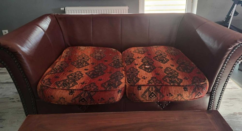 Sofa w stylu kolonialnym do renowacji