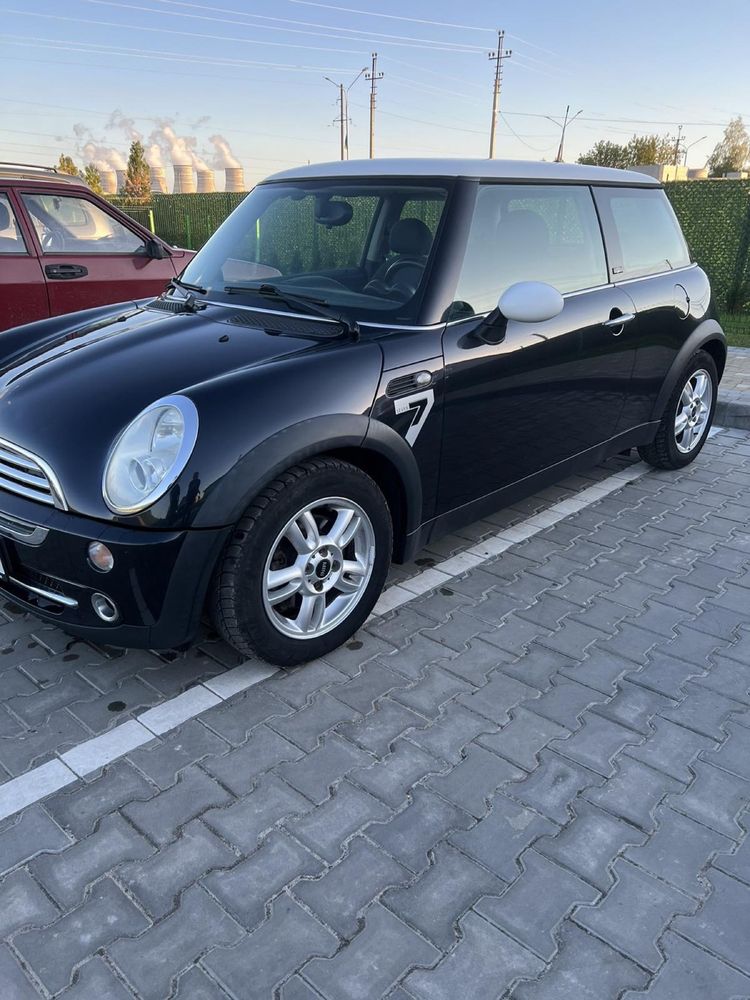 Продам авто MINI 2006 р механіка бензин 1,6