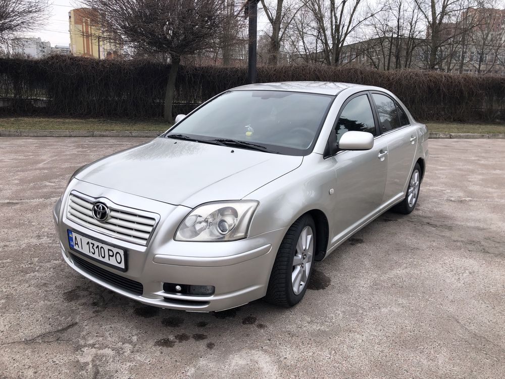 Toyota Avensis 1.8 газ-бензин