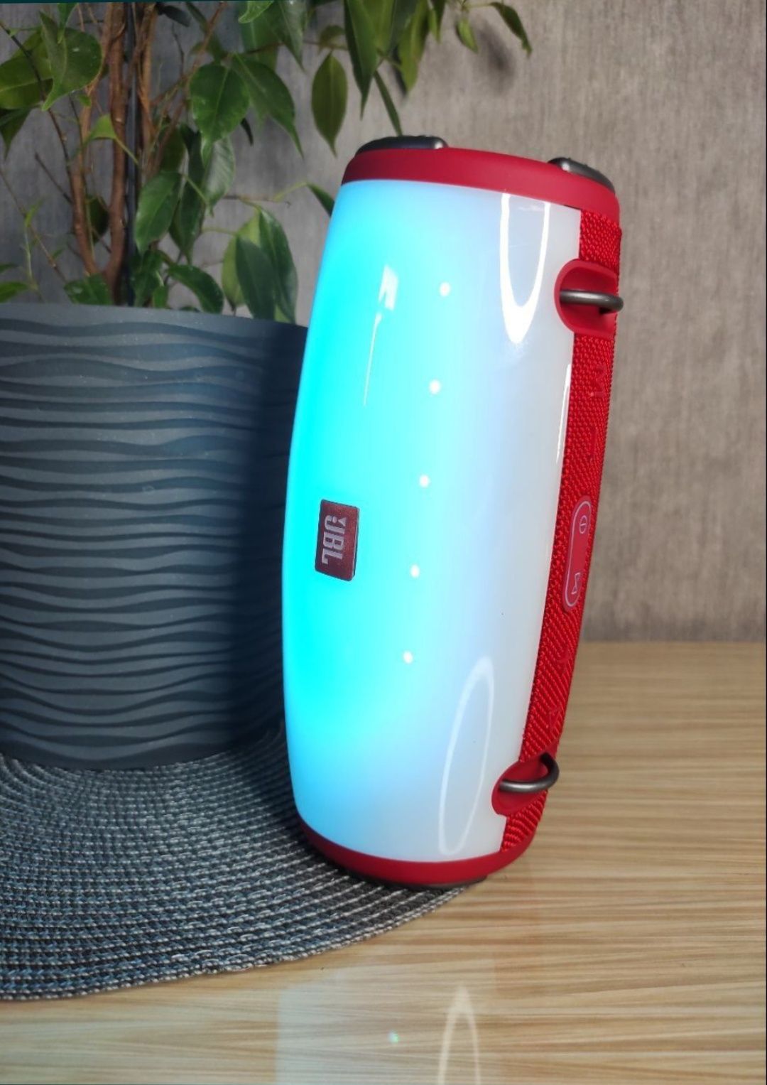 Колонка jbl з підсвіткою