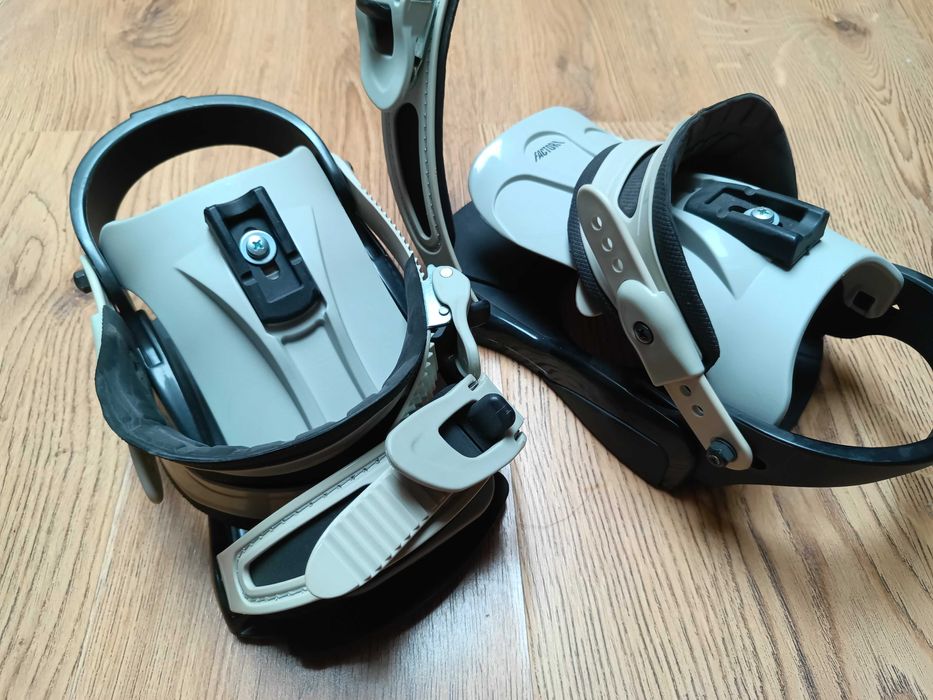 Сноуборд RIDE+ ботинки +крепления RIDE и запасные крепления.