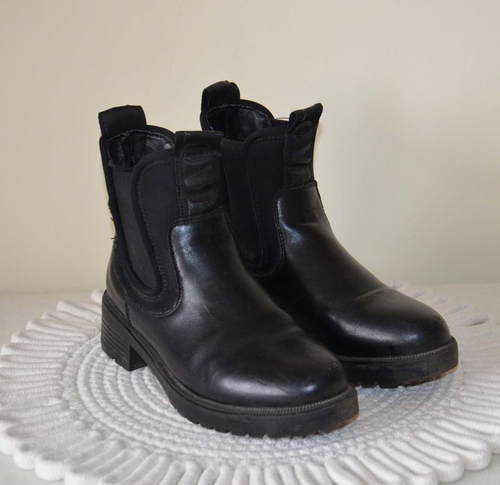Czarne buty wysokie,botki ,sztyblety młodzieżowe rozmiar 35