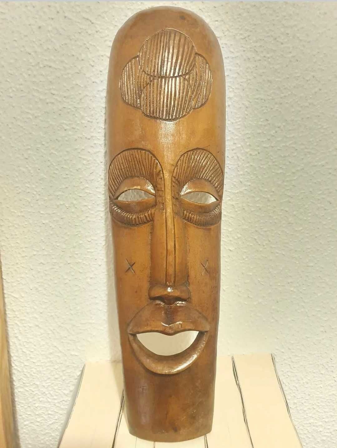 Conjunto de máscaras madeira África antigas