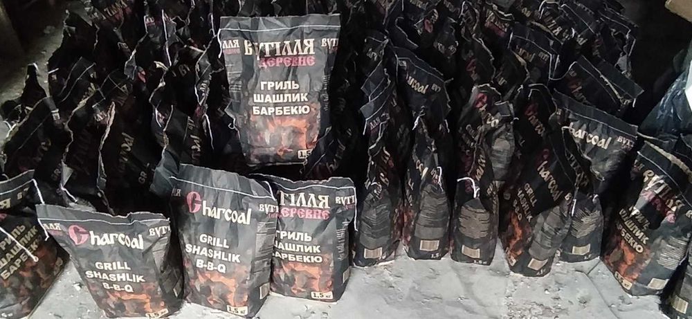 Вугілля деревне 1.5,2.5,3,10кг. Уголь древесный для мангала Розпалювач