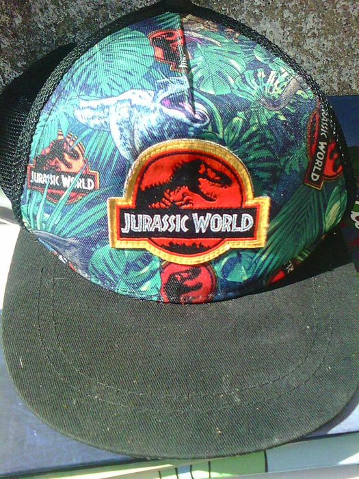 boné oficial jurassic world