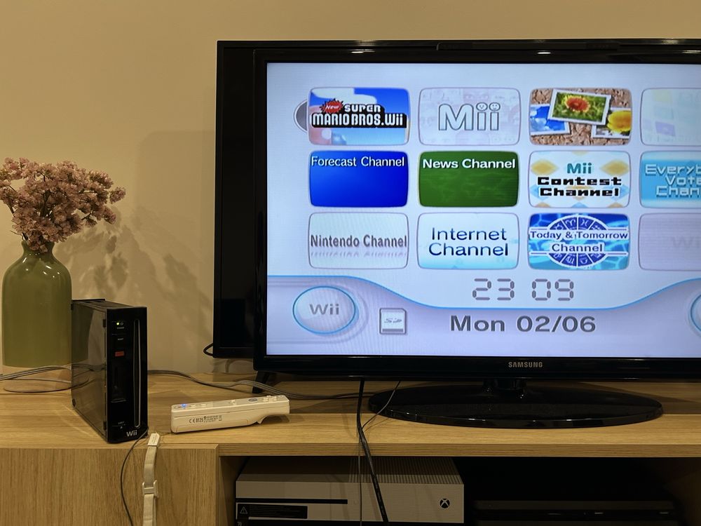Wii com 1 comando 2 nunchuk e 3 jogos