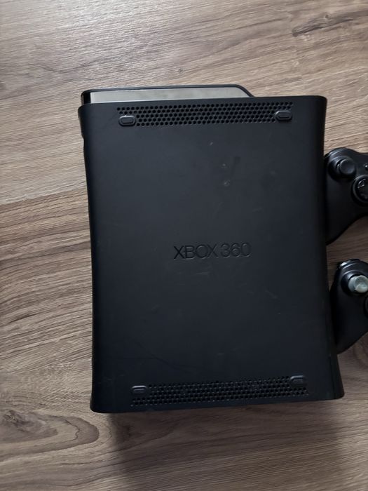 Xbox 360 z dwoma Kontrolerami