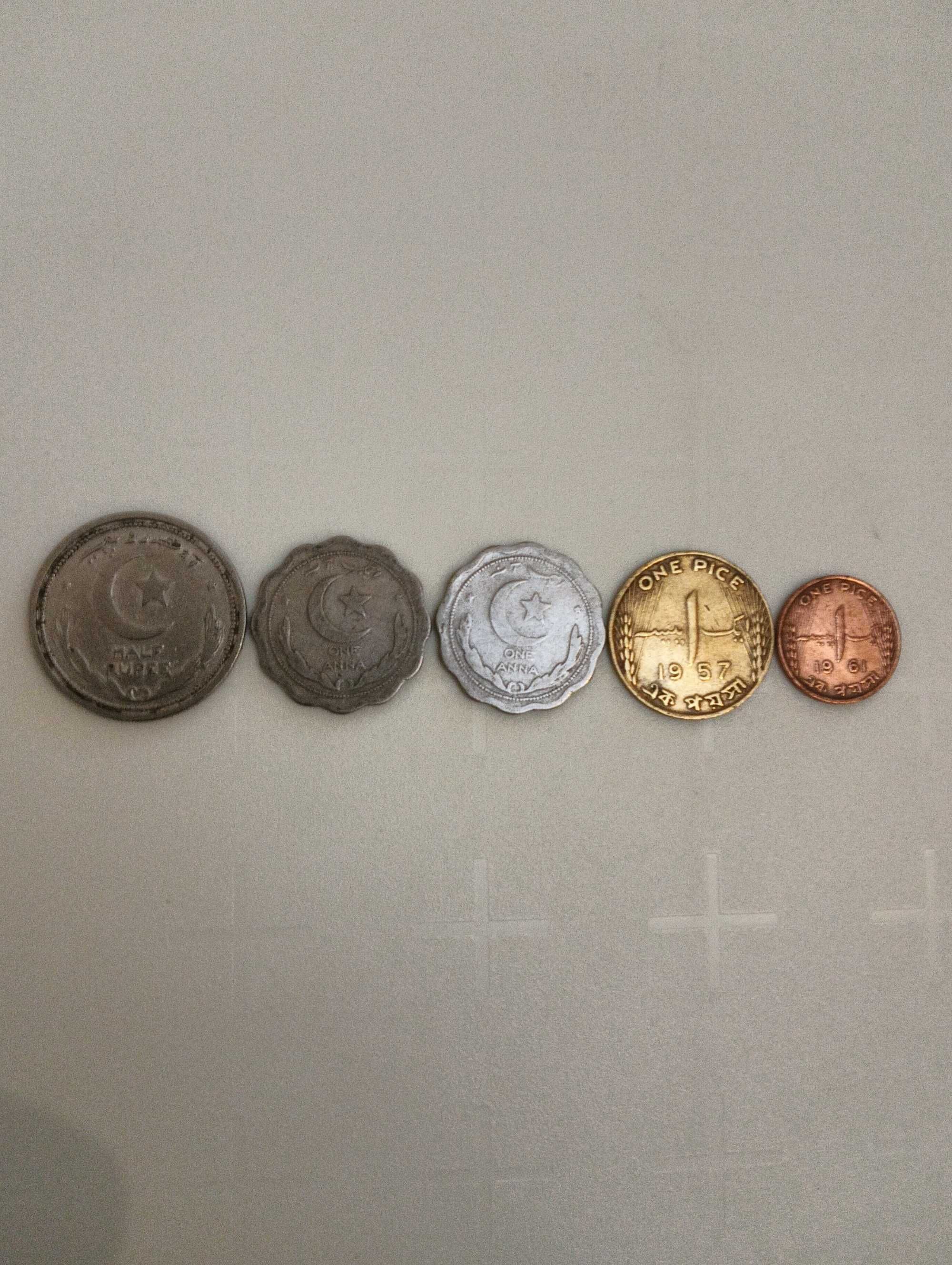 Lote de moedas do Paquistão antigas