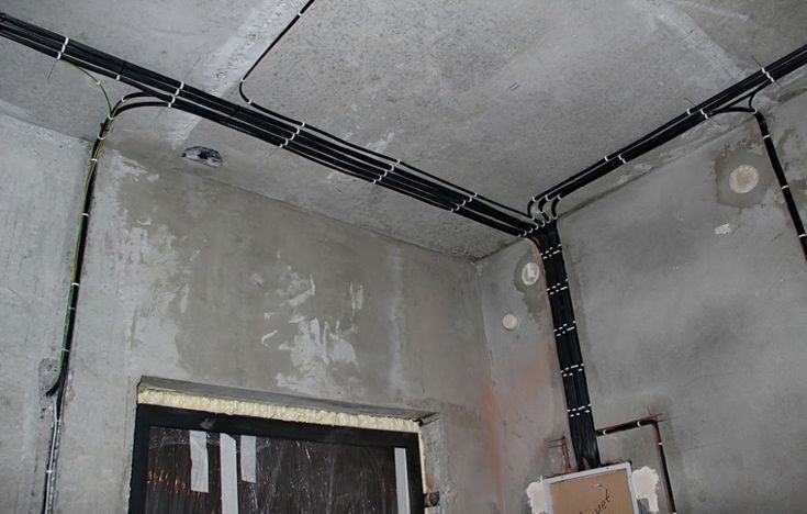 Електромонтаж, ремонт електрики, підключення інверторів та станцій.