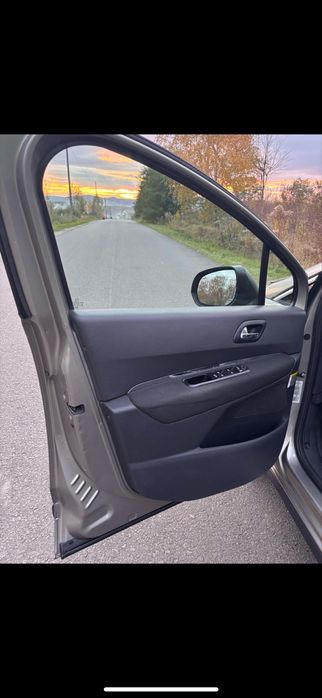 Авто свіжопригнане