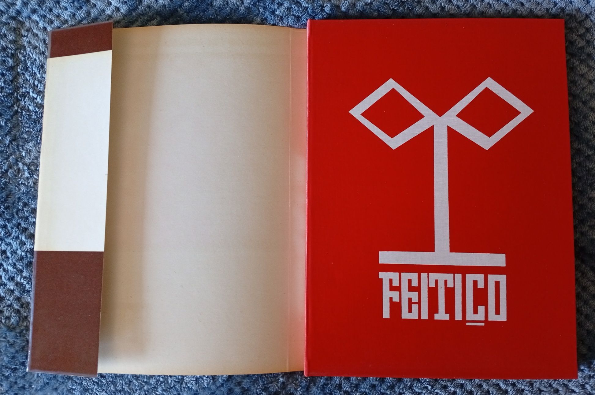 Livro Feitiço Thomaz De Mello/ Tom