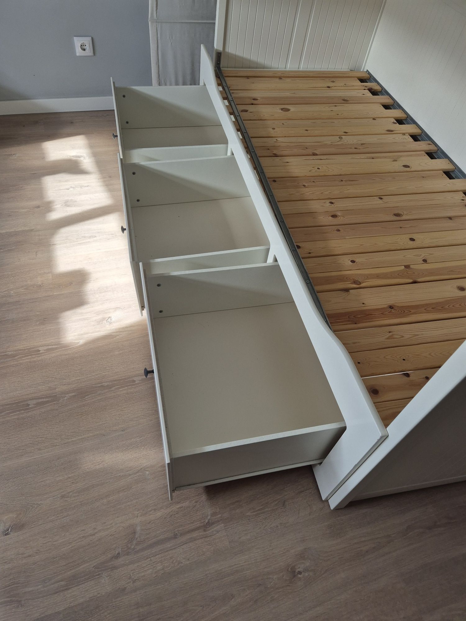Cama solteiro/dupla com 4 gavetoes