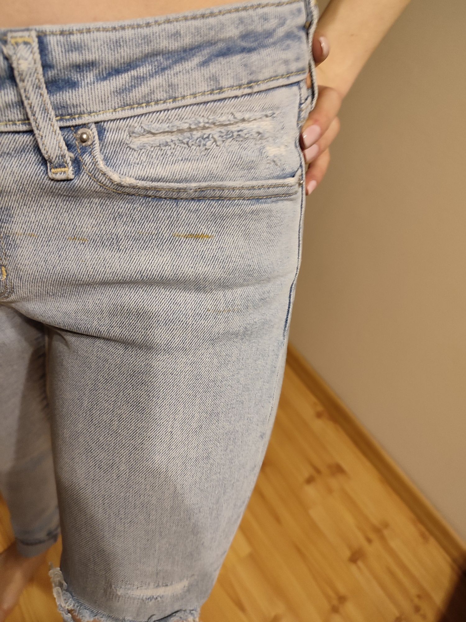 Spodnie Levis Strauss roz 27