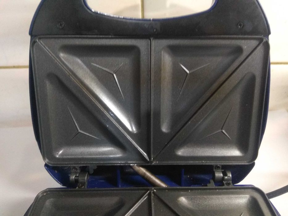 Сендвічниця CLATRONIC