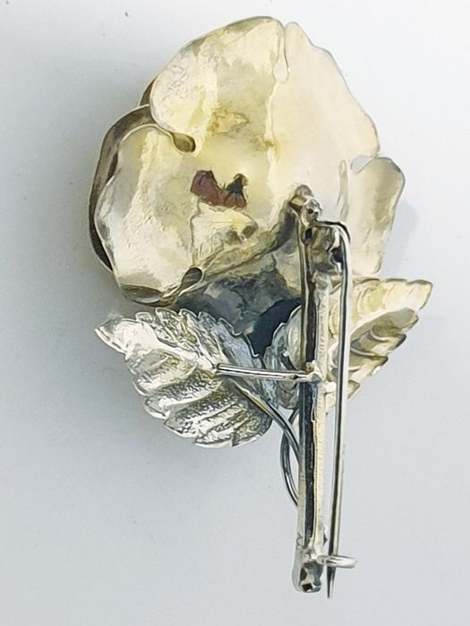 Maravilhosa antiga pregadeira com rosa em prata e prata dourada