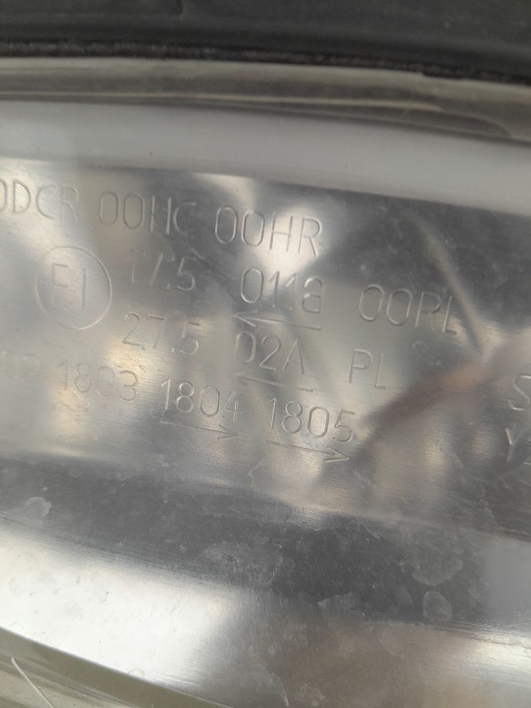 Lampa oryginalna prawy przód Audi a4 b7