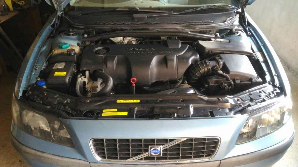 Продам Volvo S60 по запчастинам