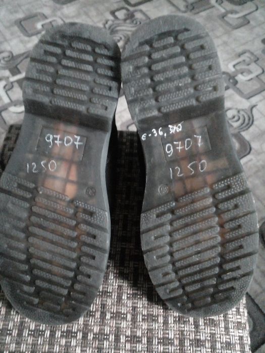 Продам зимове взуття