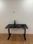 secretária ajustável em altura (standing desk)