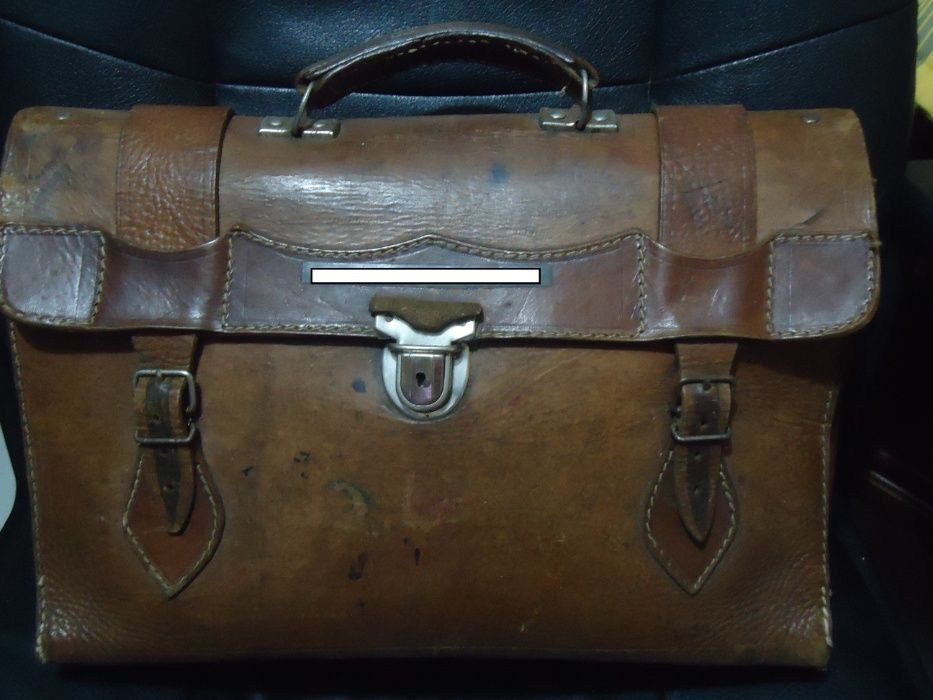 Antiga Mala de Escola em Couro