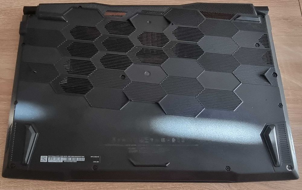 MSI Katana GF76 12UE-691PL, 17cali,  i7 12gen., 32GB, RTX 3060, 1,5TB