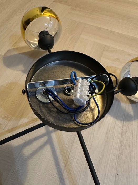 Lampa sufitowa 4 klosze