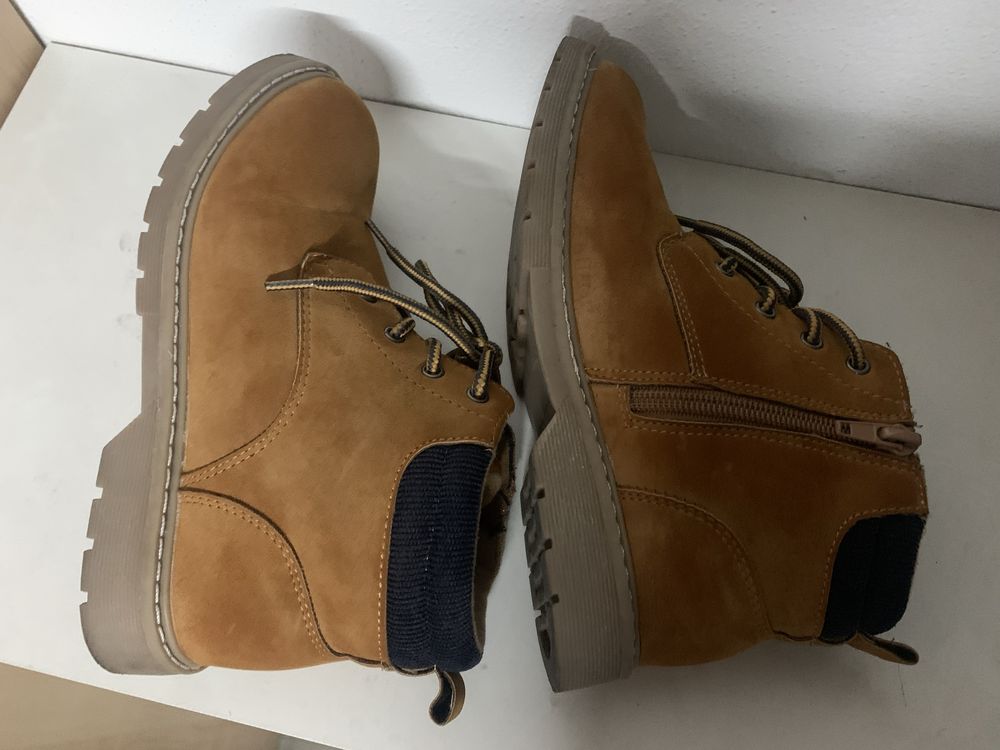 Botas de camurça tipo montanha menino camel Zippy