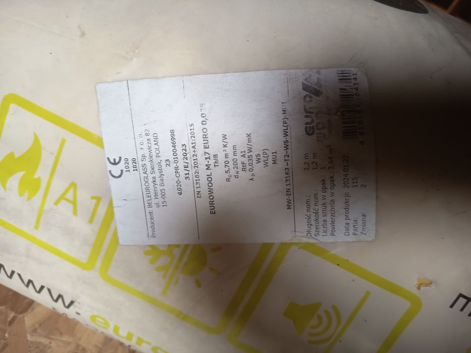 Sprzedam wełnę mineralną 20 cm