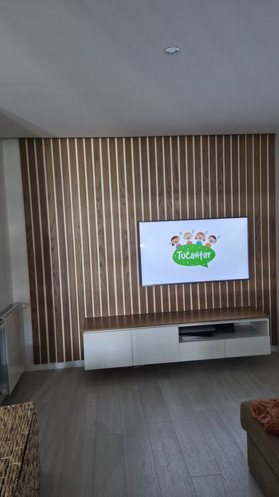 Movel + ripado branco e carvalho