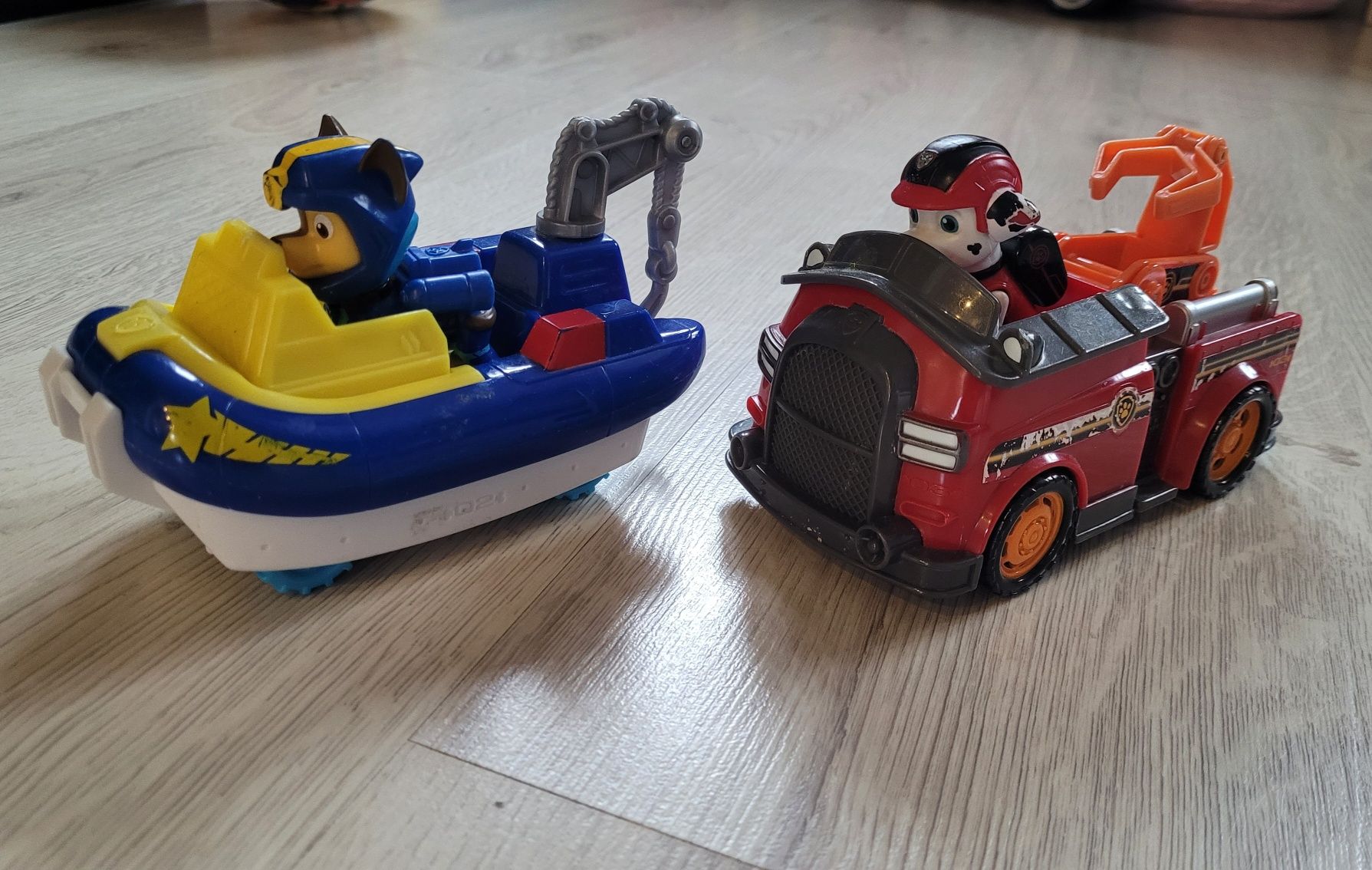 2 auta, pojazdy Psi Patrol. Marshall auto naprawcze,  Chase. Paw Patro
