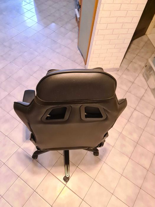 Fotel obrotowy DX Racer Formula Czarna Skóra